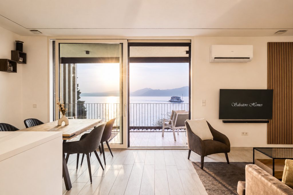 Casa Azura, Living Room