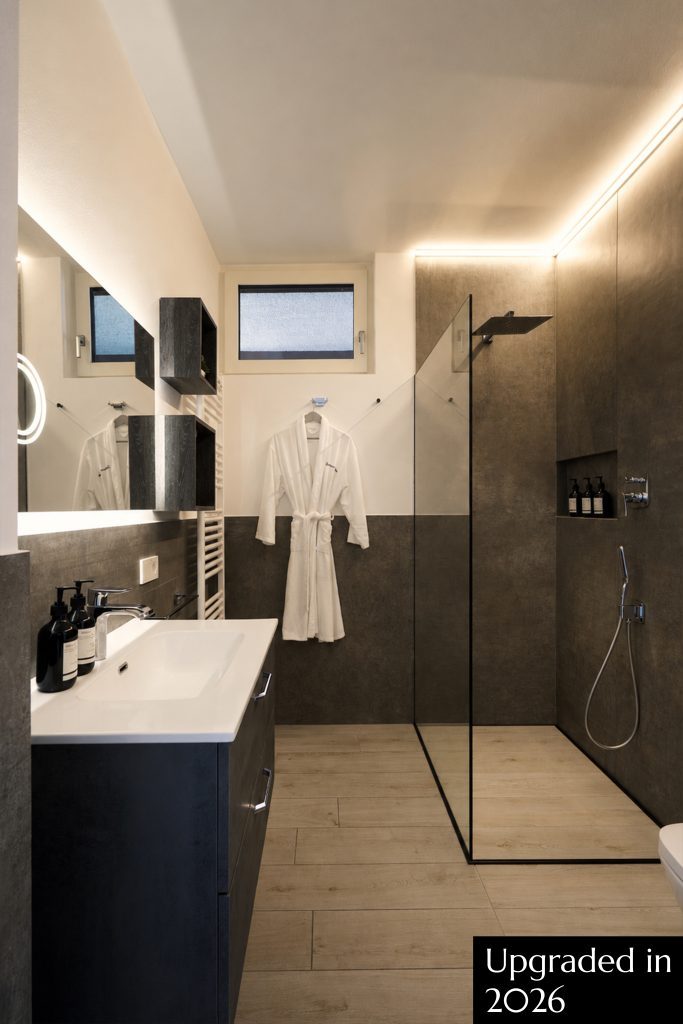 Casa Azura, Master Bathroom