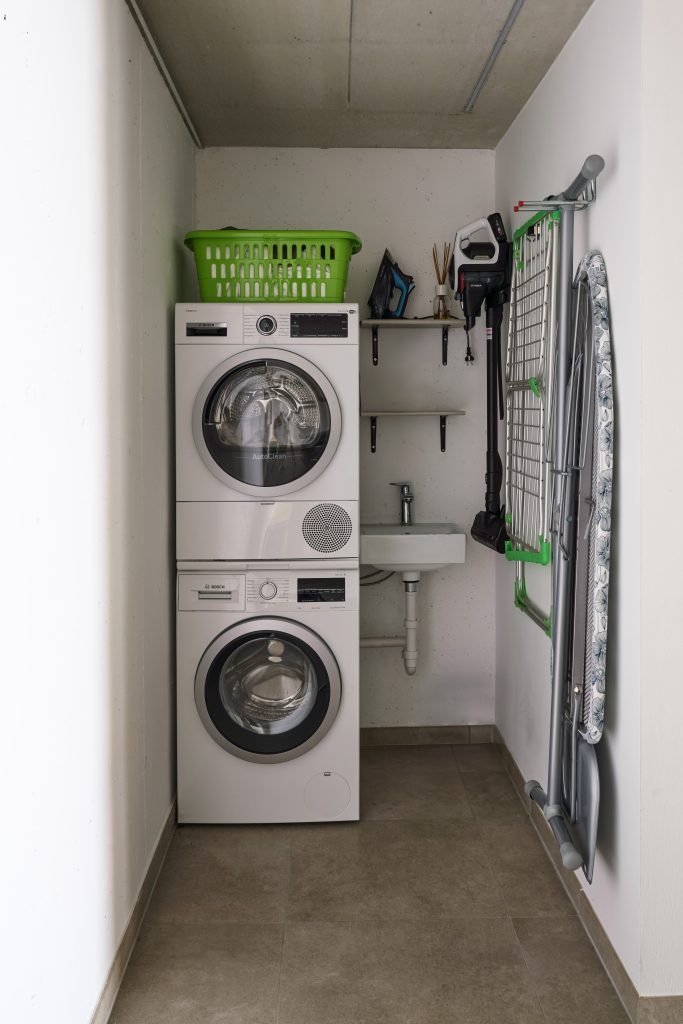 Casa Azura, Laundry