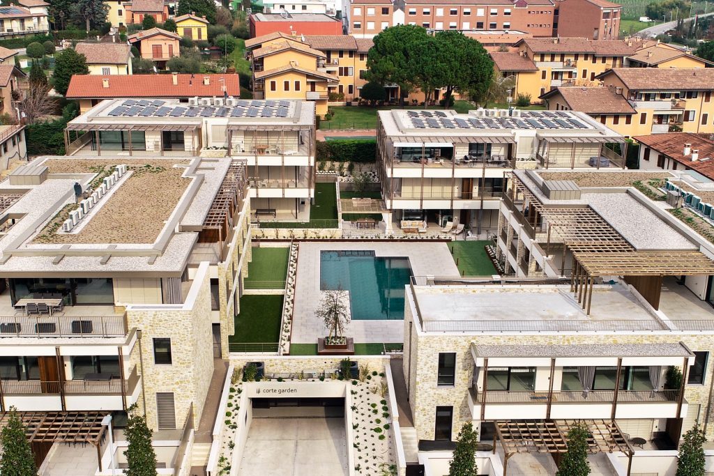 Casa Olivia, Exterior