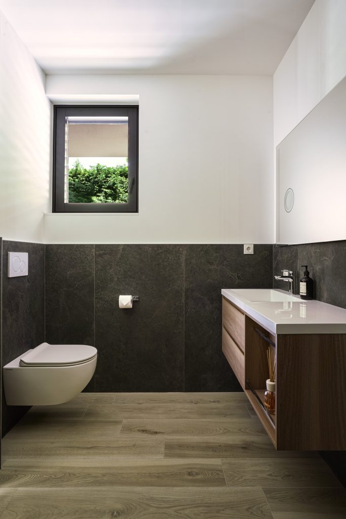 Casa Olivia, Master Bathroom