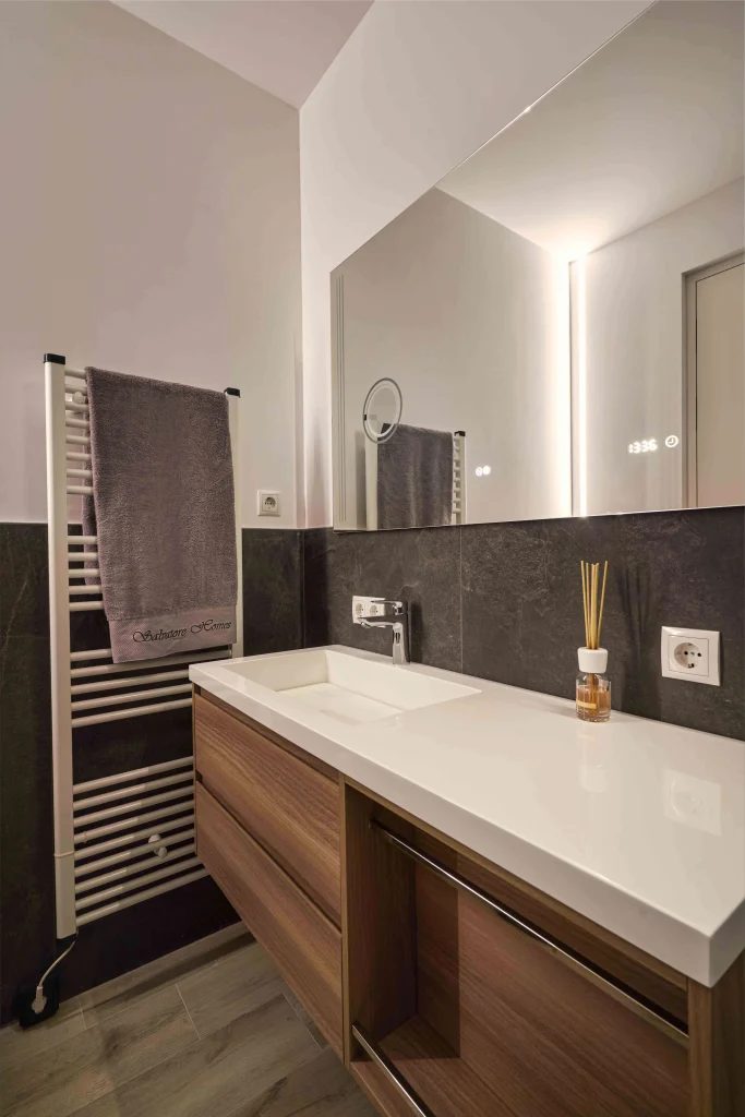 Casa Olivia, Guest Bathroom