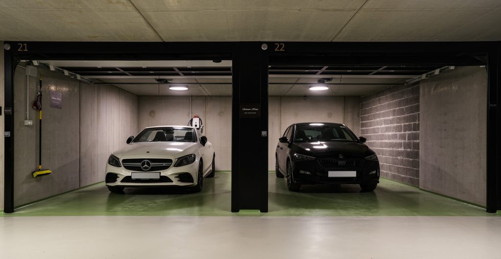 Casa Olivia, Garage